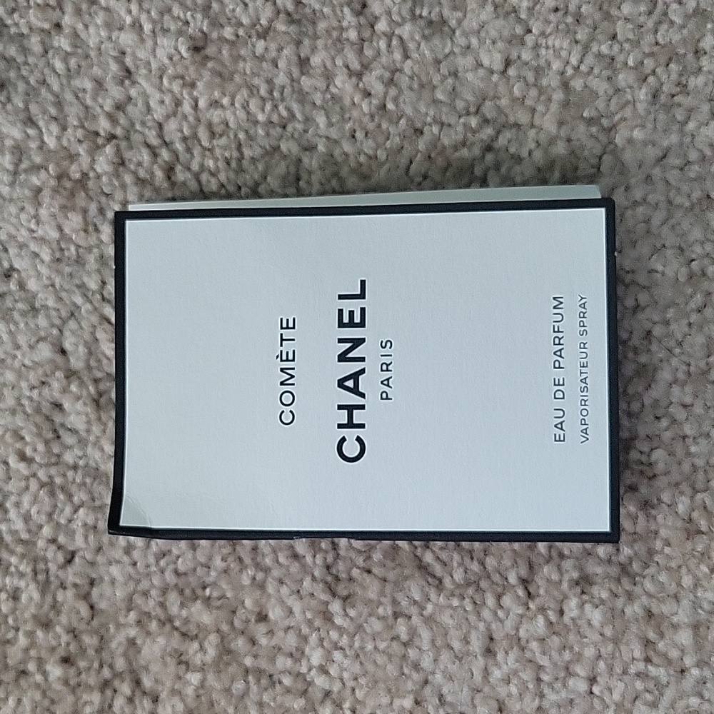 Chanel Sampler Gift Set - Picture 4 of 10
